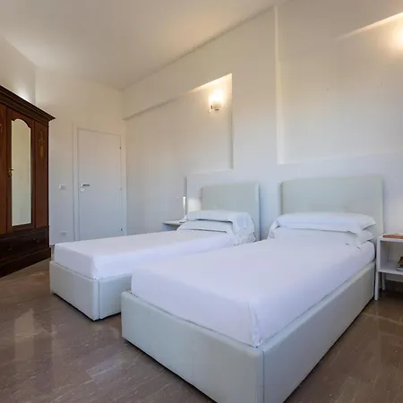 Bed and Breakfast Vaticano84 Gemelli 4*